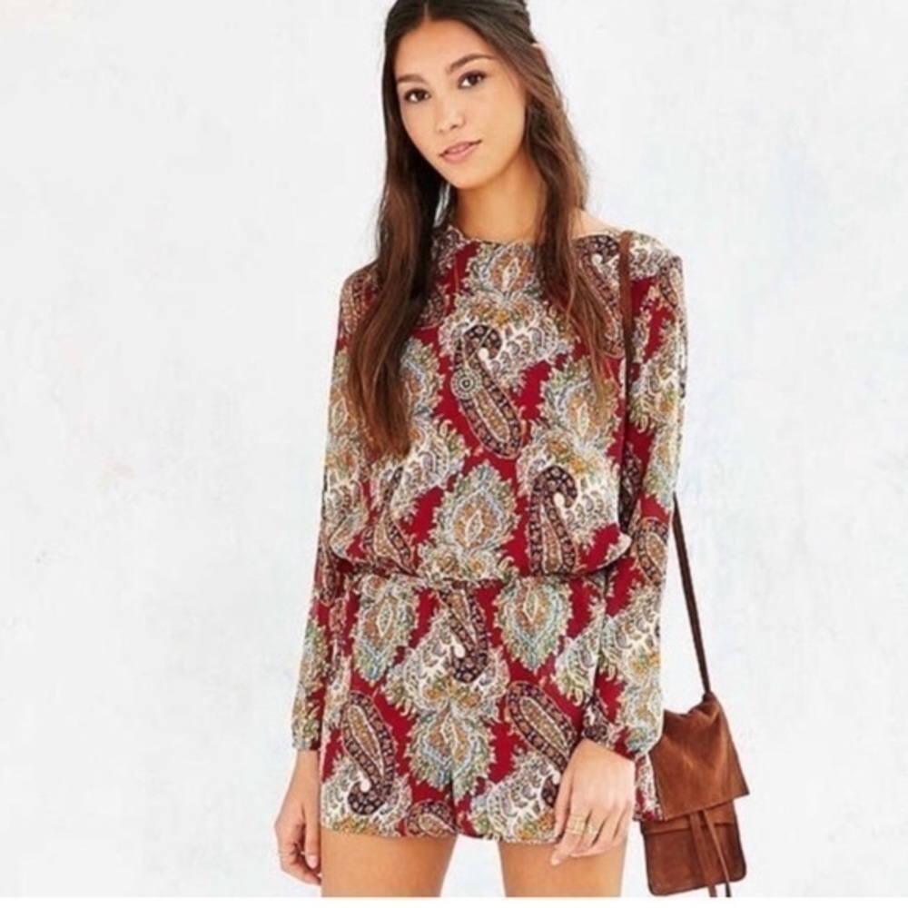 Lucca Couture Long‎ Sleeve Slit Open Back Paisley Print Romper Red Extra Small